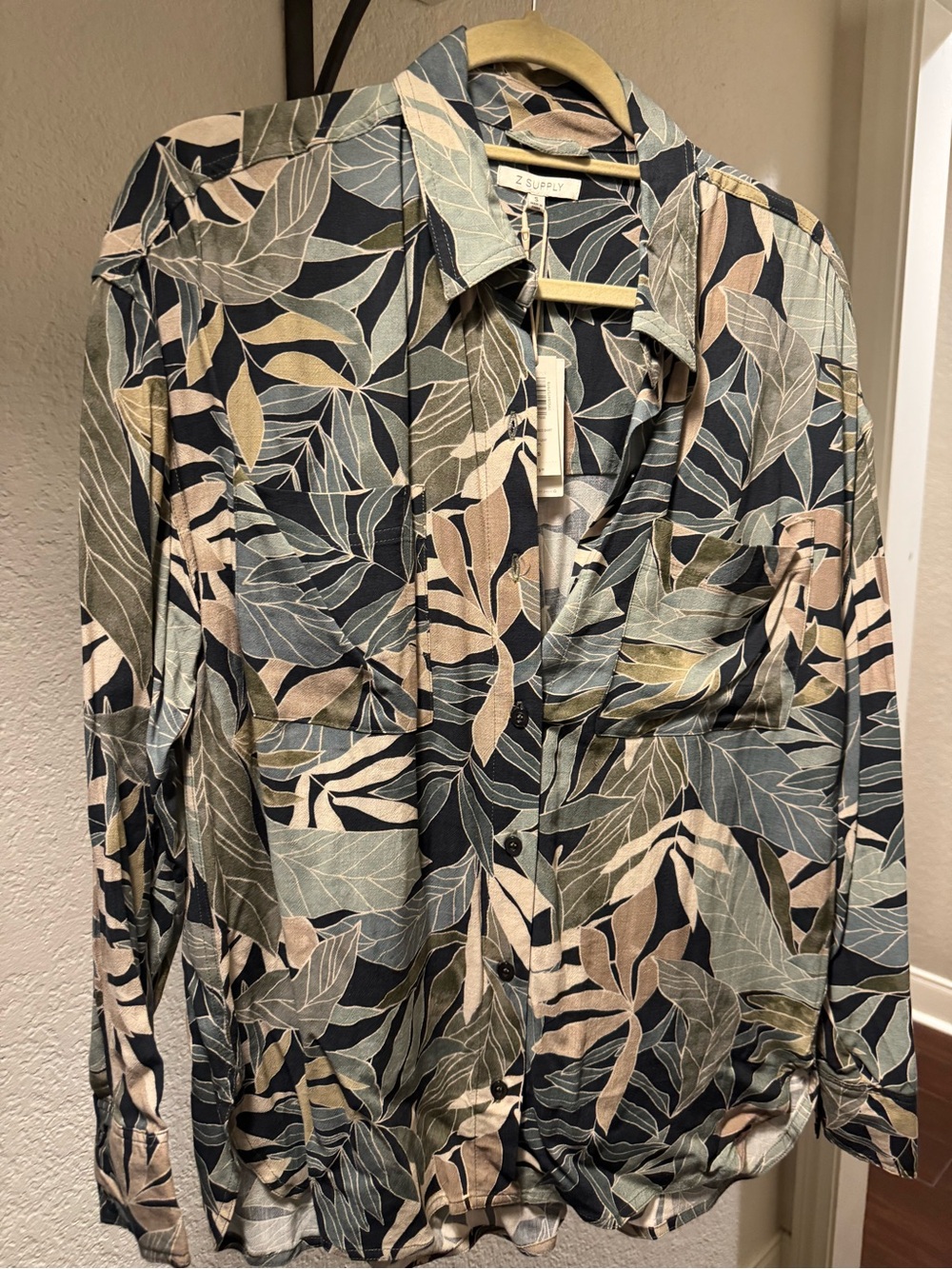Z Supply womens Leaf-Print Shirt in Olive, Navy & Beige